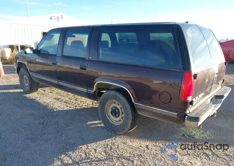 1996 GMC Suburban K1500 z USA, uszkodzony, nr VIN 3GKFK16R0TG519330